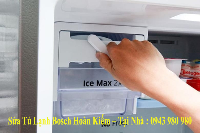 Thợ kiểm tra và sửa tủ lạnh Bosch tại nhà khu vực Hoàn Kiếm Hà Nội